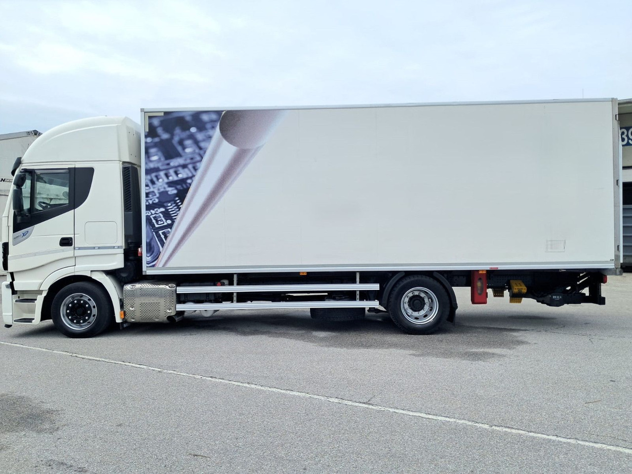 Iveco Stralis 460 Kühlkoffer | LBW | Klima | Retar - شاحنة الفريزر: صورة 4 Iveco Stralis 460 Kühlkoffer | LBW | Klima | Retar - شاحنة الفريزر: صورة 4