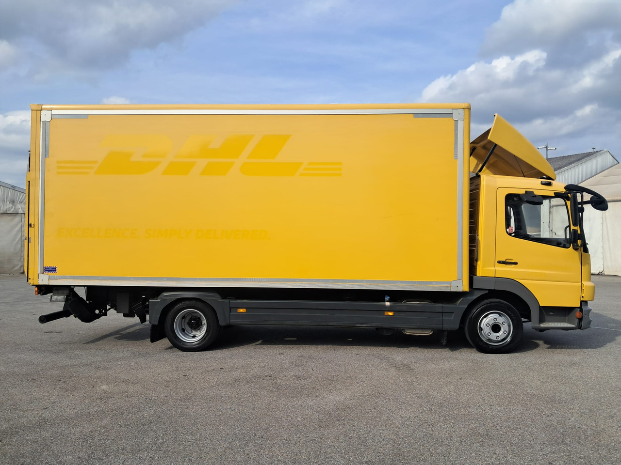 MERCEDES-BENZ ATEGO 8 16 Koffer mit LBW | Schalter | EZ 2013 - شاحنة مقفلة: صورة 3 MERCEDES-BENZ ATEGO 8 16 Koffer mit LBW | Schalter | EZ 2013 - شاحنة مقفلة: صورة 3