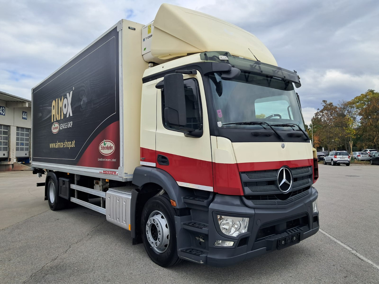 MERCEDES-BENZ Antos 1833 Kühlkoffer LBW | Standheizung | Euro 6 - شاحنة الفريزر: صورة 2 MERCEDES-BENZ Antos 1833 Kühlkoffer LBW | Standheizung | Euro 6 - شاحنة الفريزر: صورة 2