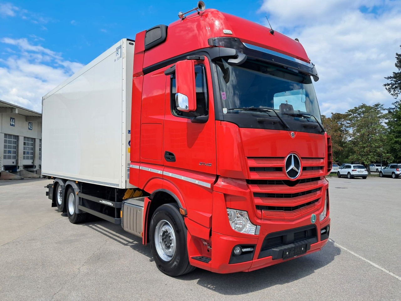 Mercedes-Benz Actros 2745 Kühlkoff | Standklima/heiz | Liftach - شاحنة الفريزر: صورة 2 Mercedes-Benz Actros 2745 Kühlkoff | Standklima/heiz | Liftach - شاحنة الفريزر: صورة 2