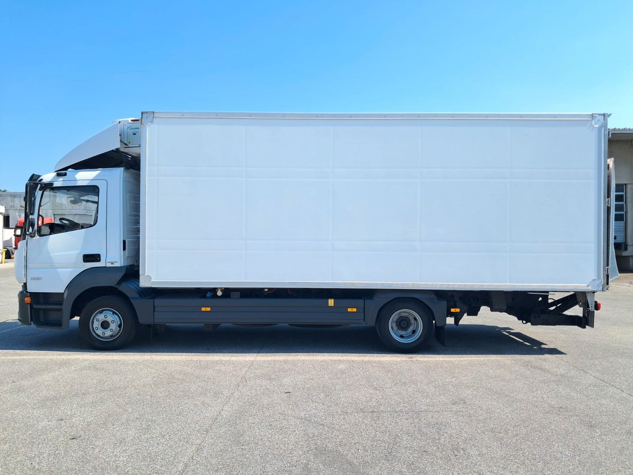 Mercedes-Benz Atego 1221 Kühlkoff LBW | Klima | Tempom | Difff - شاحنة الفريزر: صورة 4 Mercedes-Benz Atego 1221 Kühlkoff LBW | Klima | Tempom | Difff - شاحنة الفريزر: صورة 4