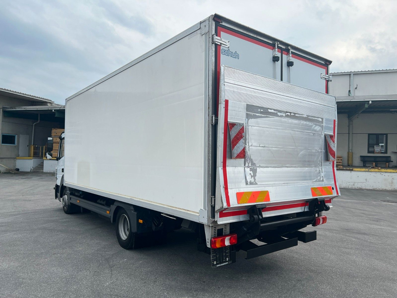 Mercedes-Benz Atego 8.21 Kühlkoffer LBW | Klima | Tempo | Dif - شاحنة الفريزر: صورة 4 Mercedes-Benz Atego 8.21 Kühlkoffer LBW | Klima | Tempo | Dif - شاحنة الفريزر: صورة 4