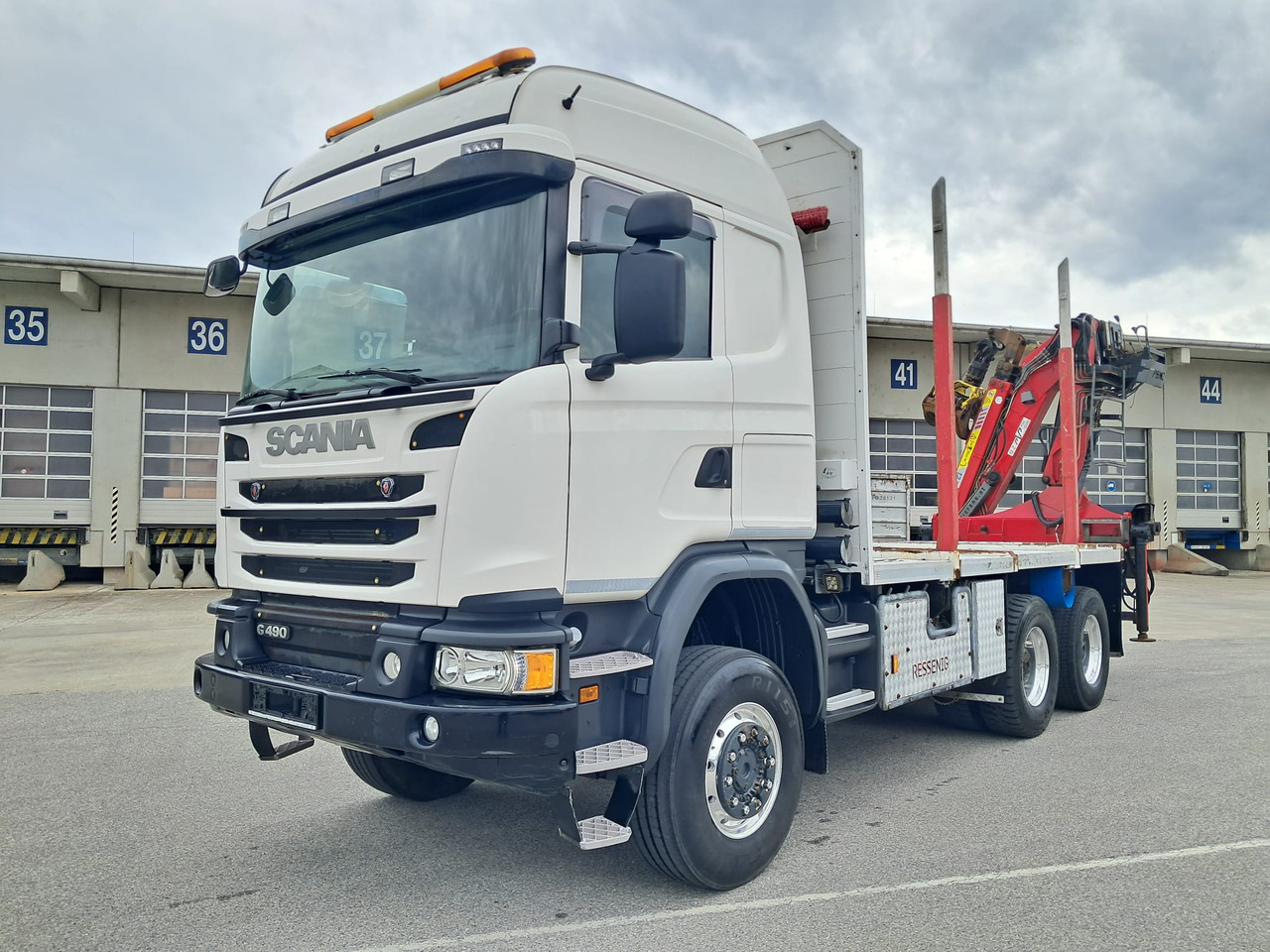 SCANIA G 490 6x6 Blatt-Blatt | Klima | Schaltgetriebe | Euro 6 | Penz-Kran 12Z | - شاحنة قطع الأشجار, شاحنة كرين: صورة 2 SCANIA G 490 6x6 Blatt-Blatt | Klima | Schaltgetriebe | Euro 6 | Penz-Kran 12Z | - شاحنة قطع الأشجار, شاحنة كرين: صورة 2