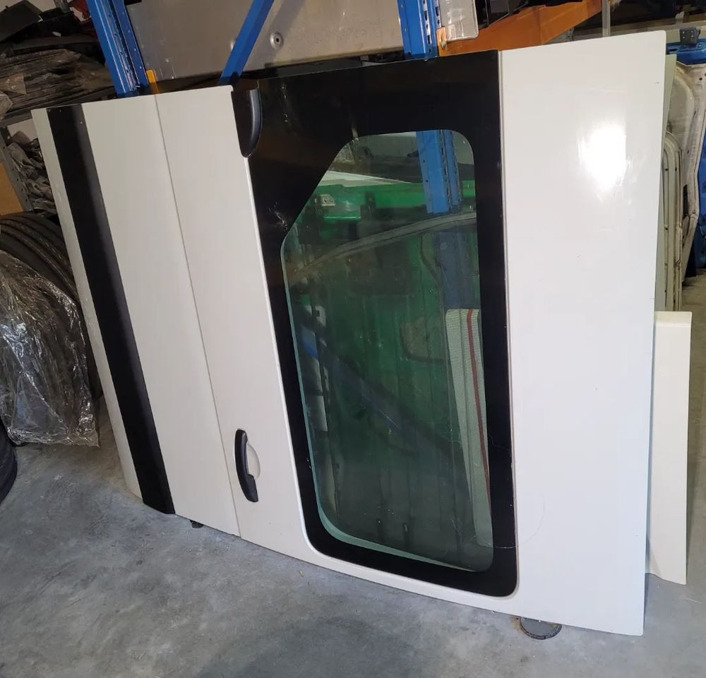 DRZWI RENAULT MASTER PRZESUWNE BOCZNE. - باب و قطع الغيار - شاحنة التوصيل: صورة 1 DRZWI RENAULT MASTER PRZESUWNE BOCZNE. - باب و قطع الغيار - شاحنة التوصيل: صورة 1