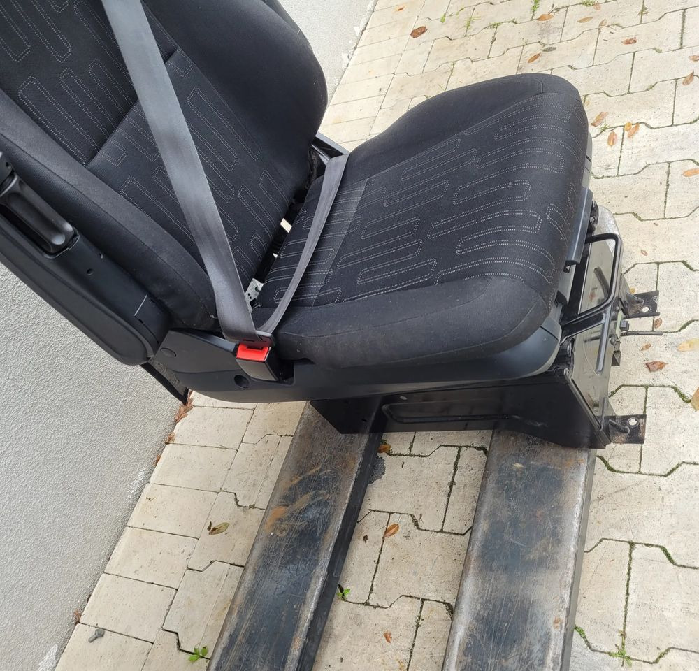 FOTEL KIEROWCY MERCEDES ACTROS MP4 - مقعد - شاحنة: صورة 3 FOTEL KIEROWCY MERCEDES ACTROS MP4 - مقعد - شاحنة: صورة 3