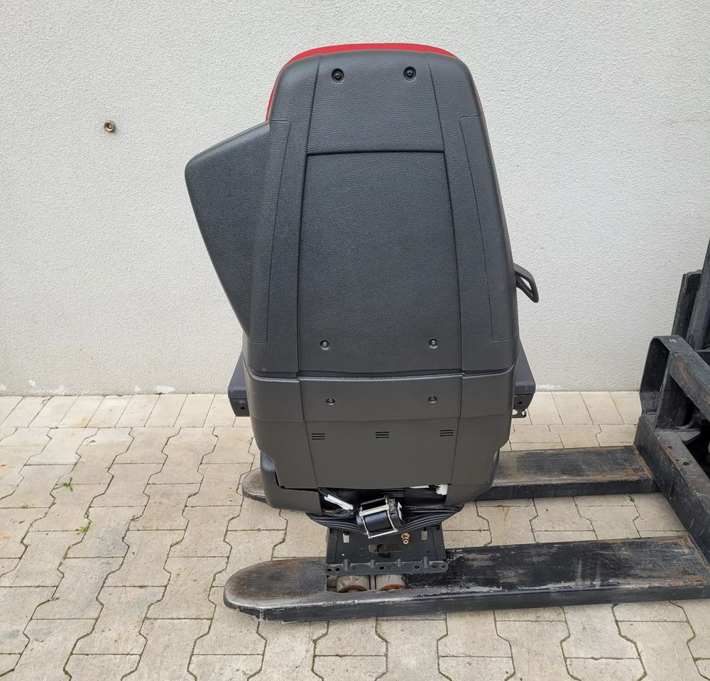 FOTEL KIEROWCY VOLVO FH4 ORYGINAŁ CHWALIM116 - مقعد - شاحنة: صورة 5 FOTEL KIEROWCY VOLVO FH4 ORYGINAŁ CHWALIM116 - مقعد - شاحنة: صورة 5