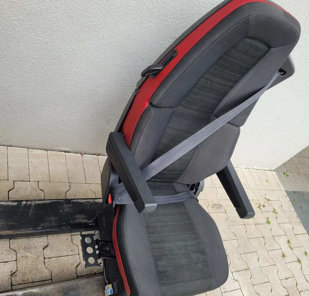 FOTEL KIEROWCY VOLVO FH4 ORYGINAŁ CHWALIM116 - مقعد - شاحنة: صورة 2 FOTEL KIEROWCY VOLVO FH4 ORYGINAŁ CHWALIM116 - مقعد - شاحنة: صورة 2