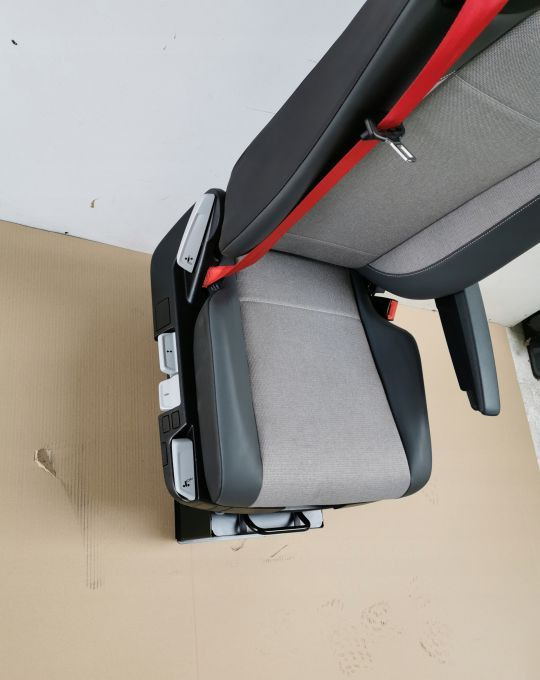 FOTEL RENAULT RANGE T GAMA PRAWY NOWY PNEUMATYCZNY - مقعد - شاحنة: صورة 3 FOTEL RENAULT RANGE T GAMA PRAWY NOWY PNEUMATYCZNY - مقعد - شاحنة: صورة 3