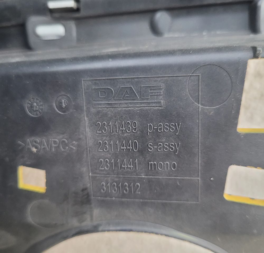 GRILL DAF XG ORYGINAŁ USZKODZONA 2311439 CHWALIM116 - شبكة أمامية - شاحنة: صورة 4 GRILL DAF XG ORYGINAŁ USZKODZONA 2311439 CHWALIM116 - شبكة أمامية - شاحنة: صورة 4