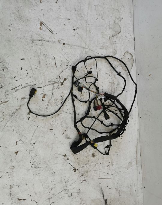 Instalacja ZDERZAK ACTROS MP4 LED HALOGEN - تسخير/ تجميع الكابلات - شاحنة: صورة 1 Instalacja ZDERZAK ACTROS MP4 LED HALOGEN - تسخير/ تجميع الكابلات - شاحنة: صورة 1