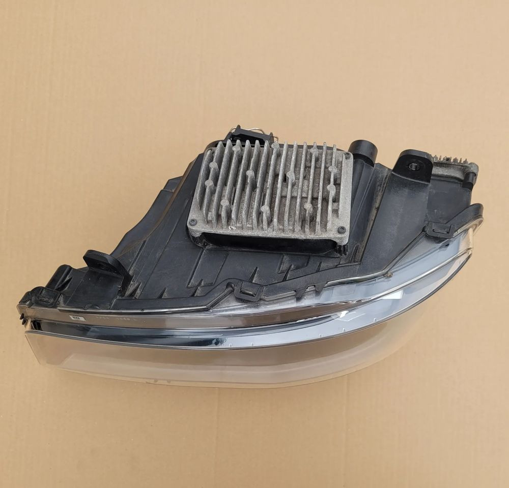 LAMPA LED MAN TG3 TGX NM ORYGINAŁ 81.25101-6821 LEWA CHWALIM116 - أضواء/ إضاءة - شاحنة: صورة 3 LAMPA LED MAN TG3 TGX NM ORYGINAŁ 81.25101-6821 LEWA CHWALIM116 - أضواء/ إضاءة - شاحنة: صورة 3
