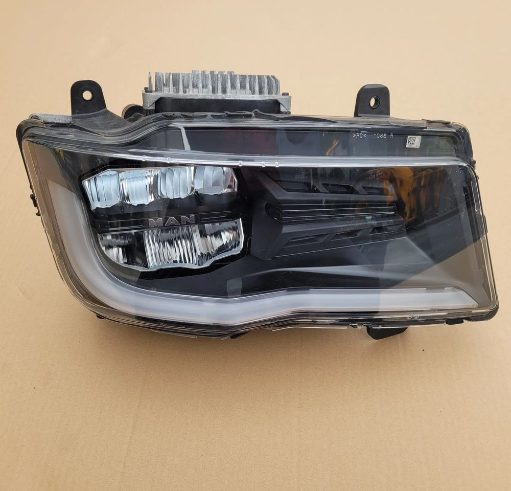 LAMPA MAN TG3 LED PRAWA 81.25101-6822 CHWALIM116 - أضواء/ إضاءة - شاحنة: صورة 1 LAMPA MAN TG3 LED PRAWA 81.25101-6822 CHWALIM116 - أضواء/ إضاءة - شاحنة: صورة 1