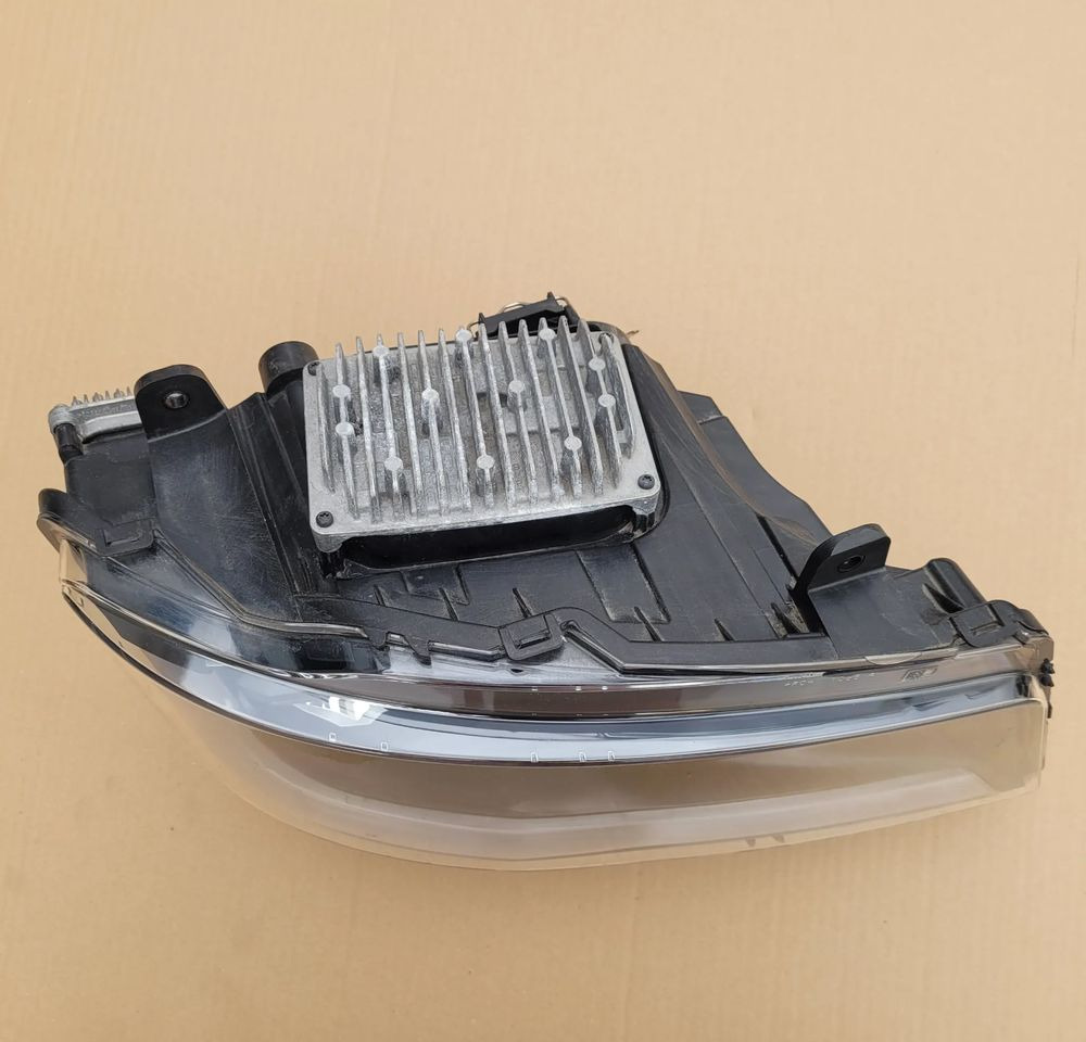 LAMPA MAN TG3 LED PRAWA 81.25101-6822 CHWALIM116 - أضواء/ إضاءة - شاحنة: صورة 2 LAMPA MAN TG3 LED PRAWA 81.25101-6822 CHWALIM116 - أضواء/ إضاءة - شاحنة: صورة 2