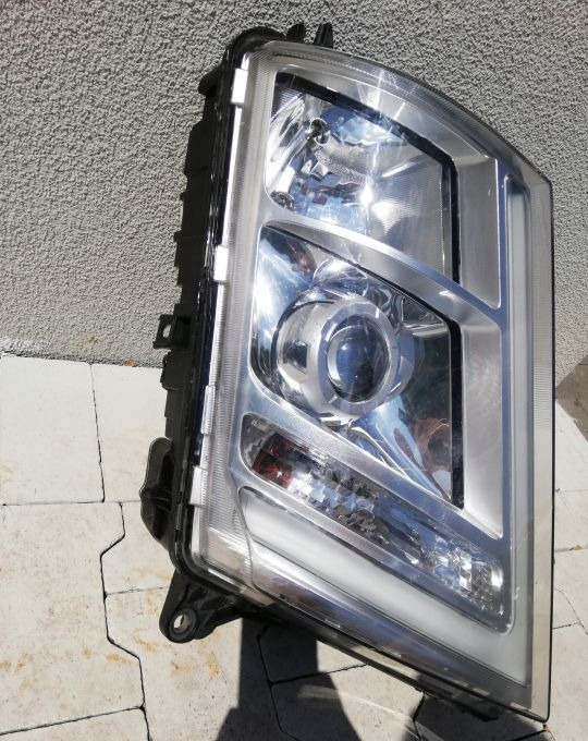 LAMPA XENON VOLVO FH4 FH 4 FM RH ORYGINAŁ - مصابيح أضواء السيارة الأمامية - شاحنة: صورة 2 LAMPA XENON VOLVO FH4 FH 4 FM RH ORYGINAŁ - مصابيح أضواء السيارة الأمامية - شاحنة: صورة 2