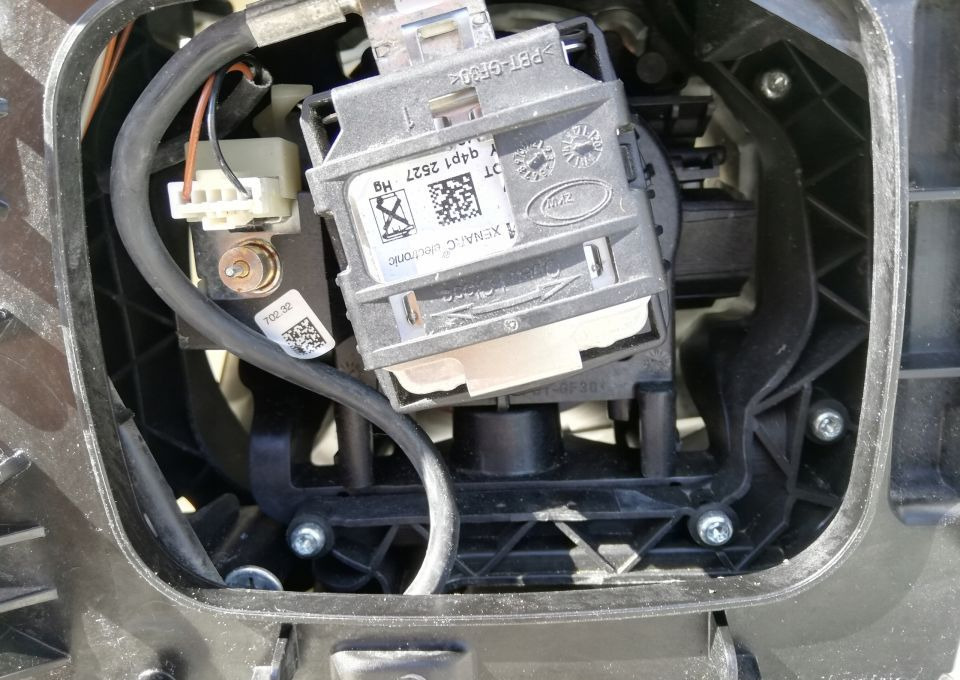 LAMPA XENON VOLVO FH4 FH 4 FM RH ORYGINAŁ - مصابيح أضواء السيارة الأمامية - شاحنة: صورة 5 LAMPA XENON VOLVO FH4 FH 4 FM RH ORYGINAŁ - مصابيح أضواء السيارة الأمامية - شاحنة: صورة 5