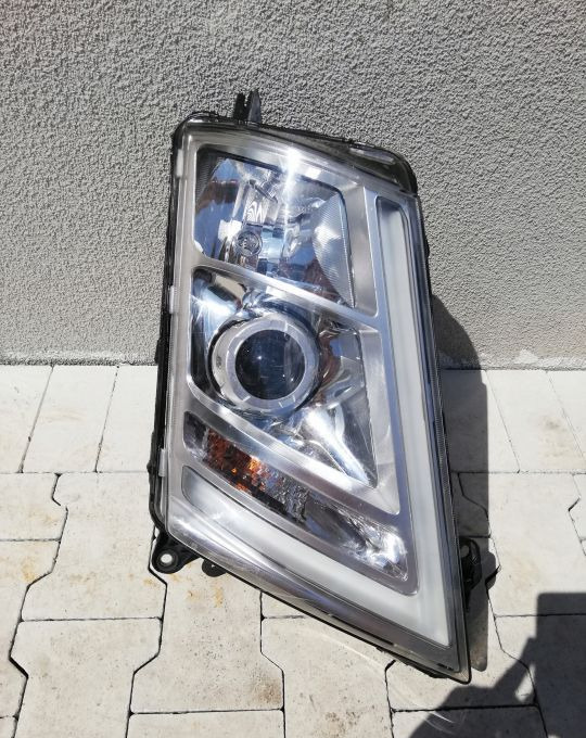 LAMPA XENON VOLVO FH4 FH 4 FM RH ORYGINAŁ - مصابيح أضواء السيارة الأمامية - شاحنة: صورة 1 LAMPA XENON VOLVO FH4 FH 4 FM RH ORYGINAŁ - مصابيح أضواء السيارة الأمامية - شاحنة: صورة 1