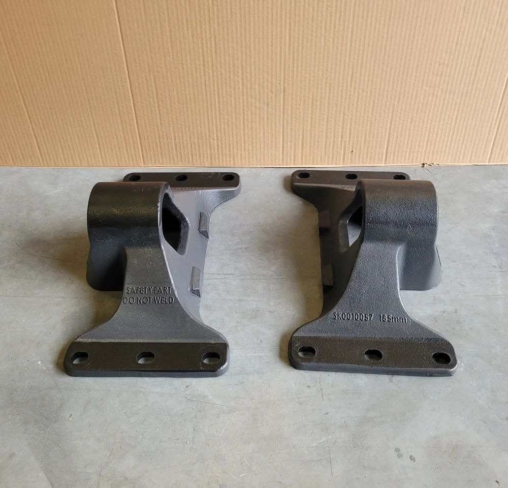 ŁAPY JOST SK0010057 185MM ORYGINAŁ NOWY KOMPLET CHWALIM116 - وصلة العجلة الخامسة - شاحنة: صورة 1 ŁAPY JOST SK0010057 185MM ORYGINAŁ NOWY KOMPLET CHWALIM116 - وصلة العجلة الخامسة - شاحنة: صورة 1