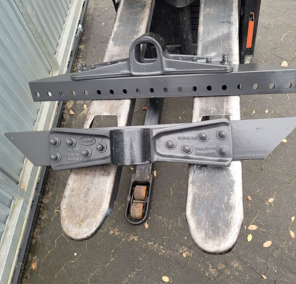 ŁAPY MOCOWANIE SIODLA VOLVO HOLLAND 126239C - وصلة العجلة الخامسة - شاحنة: صورة 2 ŁAPY MOCOWANIE SIODLA VOLVO HOLLAND 126239C - وصلة العجلة الخامسة - شاحنة: صورة 2