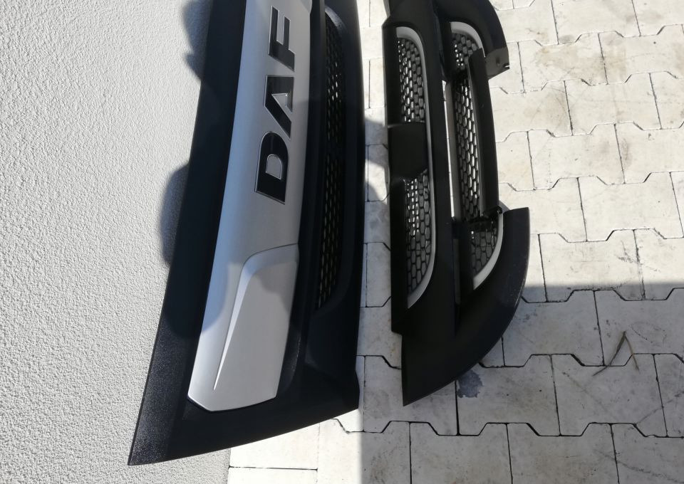 MASKA GRILL ATRAPA DAF LF NOWY ORYGINAŁ EURO6 LIFT - غطاء محرك المركبة: صورة 2 MASKA GRILL ATRAPA DAF LF NOWY ORYGINAŁ EURO6 LIFT - غطاء محرك المركبة: صورة 2