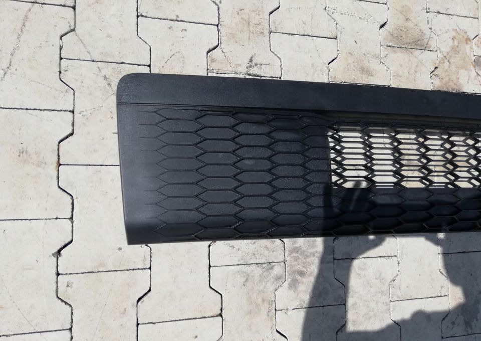 MASKA GRILL ATRAPA VOLVO FL FE 82523575 NOWY ORYG. - غطاء محرك المركبة: صورة 2 MASKA GRILL ATRAPA VOLVO FL FE 82523575 NOWY ORYG. - غطاء محرك المركبة: صورة 2