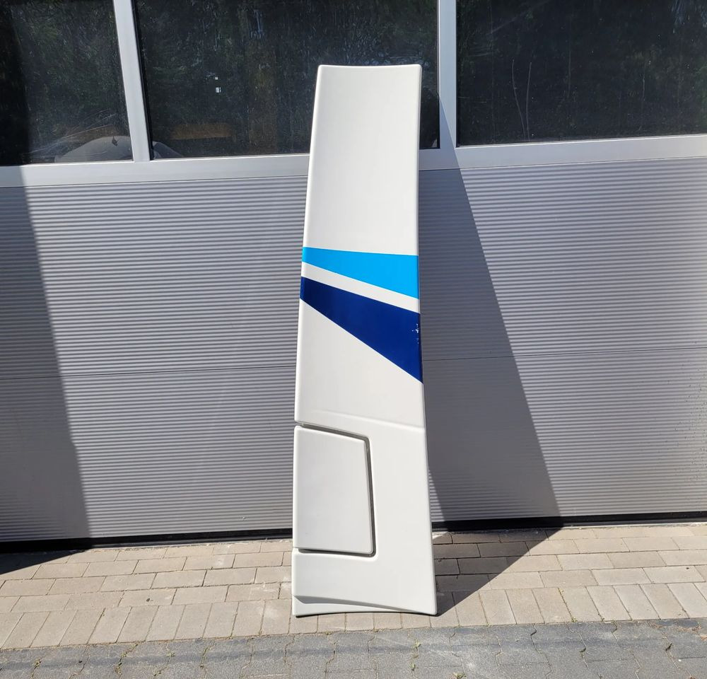 OWIEWKA ZAKABINOWA VOLVO FH4 FH5 ORYGINAŁ RH 82500279 CHWALIM116 - هيكل السيارة الخارجية - شاحنة: صورة 1 OWIEWKA ZAKABINOWA VOLVO FH4 FH5 ORYGINAŁ RH 82500279 CHWALIM116 - هيكل السيارة الخارجية - شاحنة: صورة 1