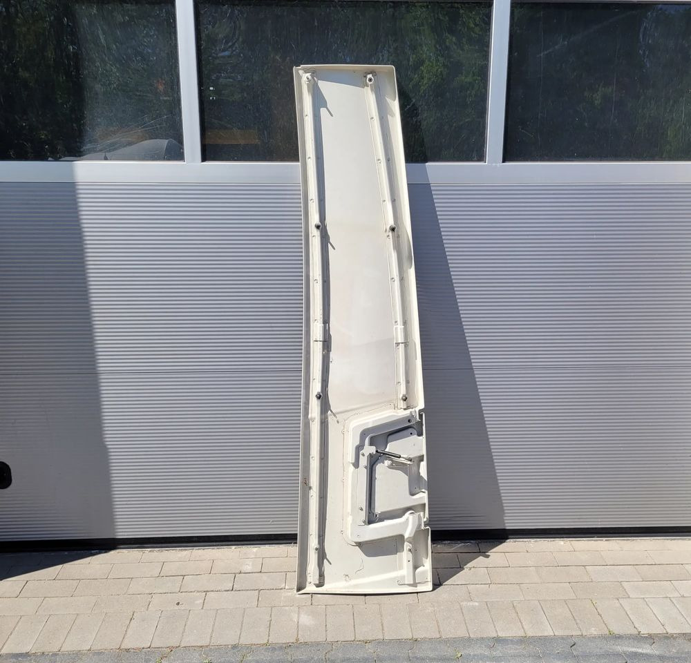 OWIEWKA ZAKABINOWA VOLVO FH4 FH5 ORYGINAŁ RH 82500279 CHWALIM116 - هيكل السيارة الخارجية - شاحنة: صورة 4 OWIEWKA ZAKABINOWA VOLVO FH4 FH5 ORYGINAŁ RH 82500279 CHWALIM116 - هيكل السيارة الخارجية - شاحنة: صورة 4