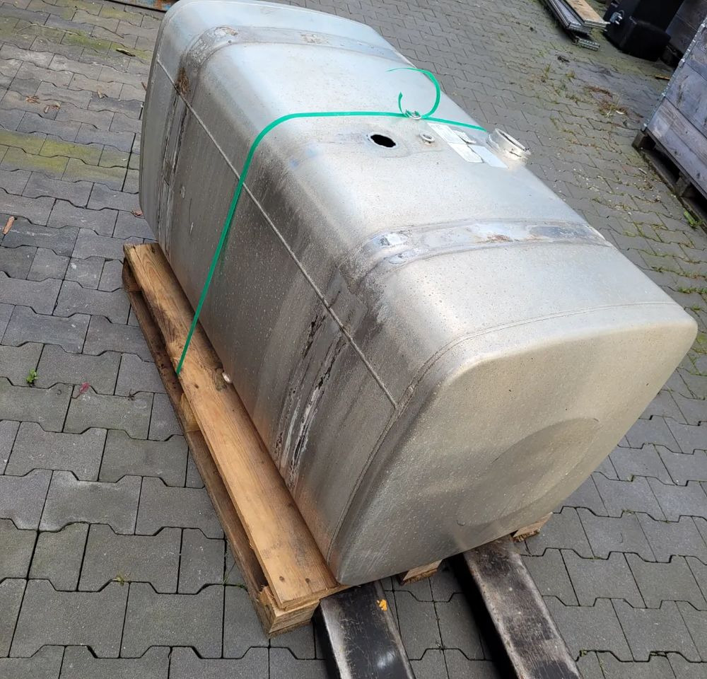 ZBIORNIK PALIWA MAN 580L LIFT - خزان الوقود - شاحنة: صورة 2 ZBIORNIK PALIWA MAN 580L LIFT - خزان الوقود - شاحنة: صورة 2