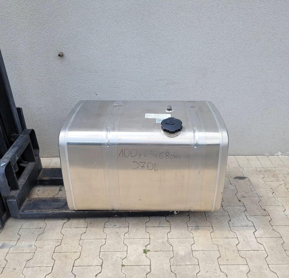 ZBIORNIK PALIWA MAN TGX 370L 81.12201-6798 100X63X68CM - خزان الوقود - شاحنة: صورة 1 ZBIORNIK PALIWA MAN TGX 370L 81.12201-6798 100X63X68CM - خزان الوقود - شاحنة: صورة 1