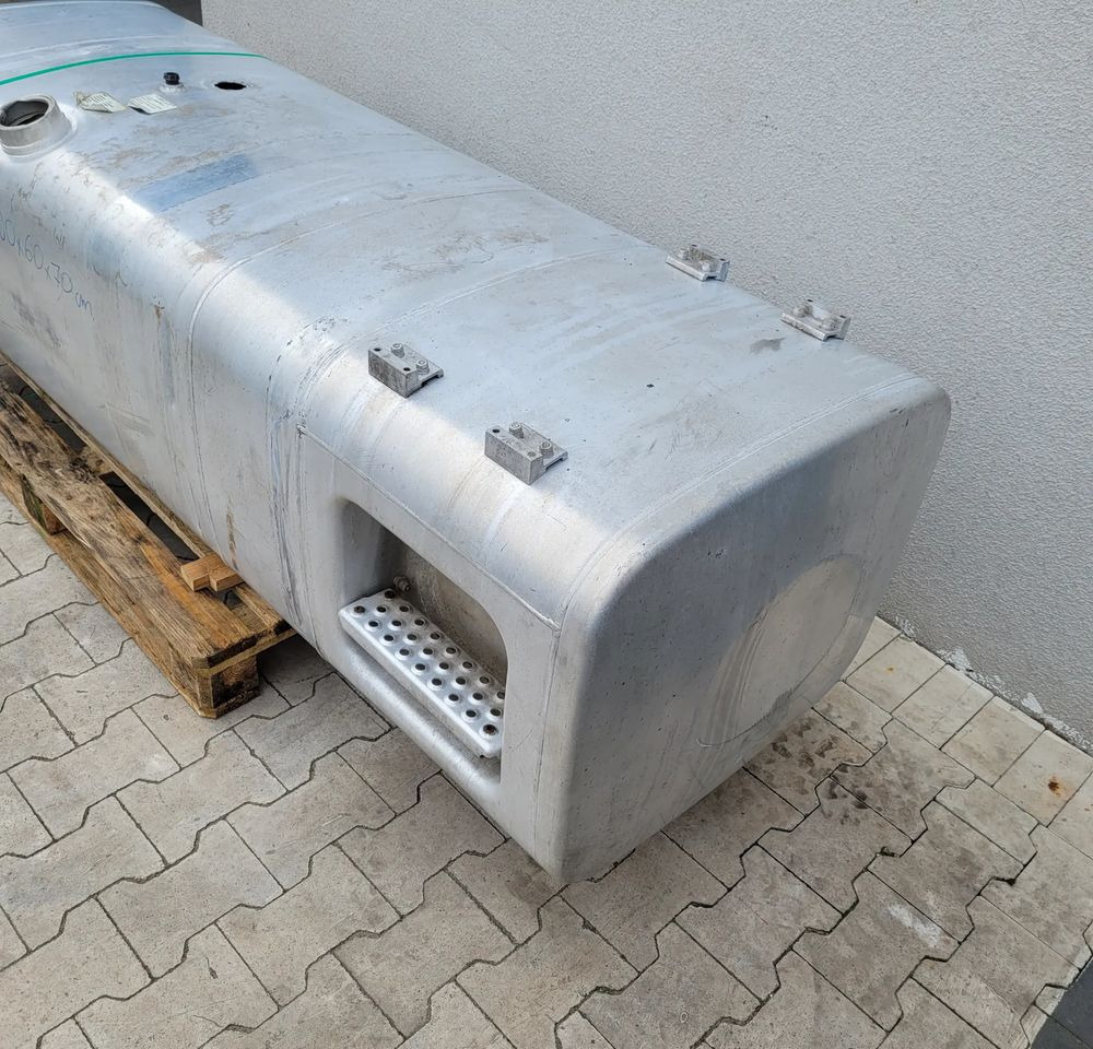 ZBIORNIK PALIWA MAN TGX TGS 200X60X70CM - خزان الوقود - شاحنة: صورة 2 ZBIORNIK PALIWA MAN TGX TGS 200X60X70CM - خزان الوقود - شاحنة: صورة 2