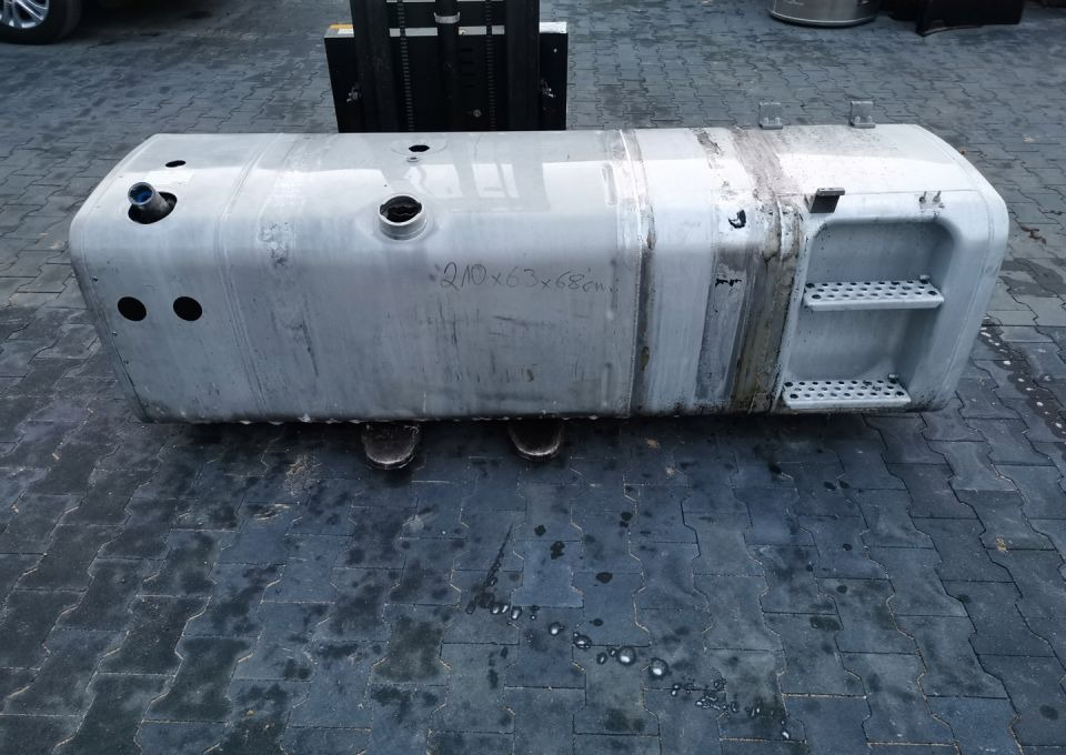 ZBIORNIK PALIWA MAN TGX TGS 210X63X68 AB/D - خزان الوقود - شاحنة: صورة 1 ZBIORNIK PALIWA MAN TGX TGS 210X63X68 AB/D - خزان الوقود - شاحنة: صورة 1
