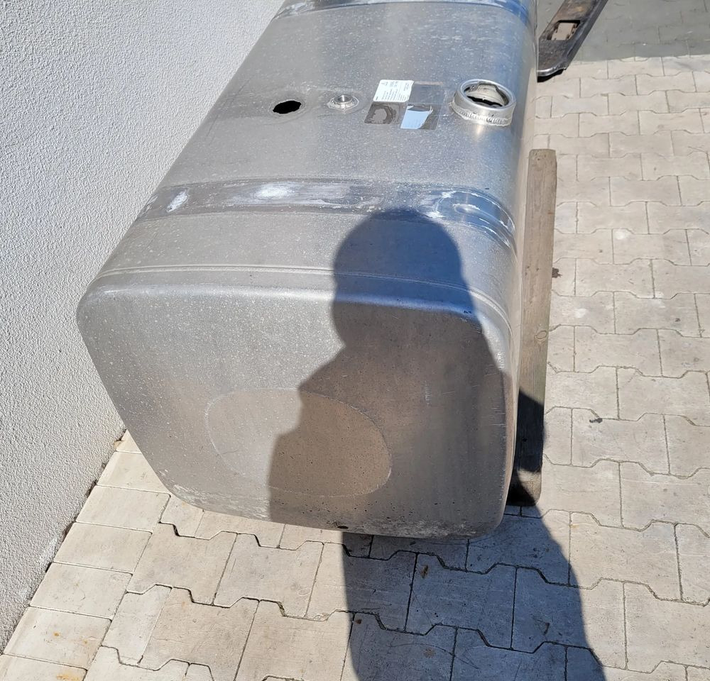 ZBIORNIK PALIWA MAN TGX TGS 490L 130X63X68CM - خزان الوقود - شاحنة: صورة 3 ZBIORNIK PALIWA MAN TGX TGS 490L 130X63X68CM - خزان الوقود - شاحنة: صورة 3