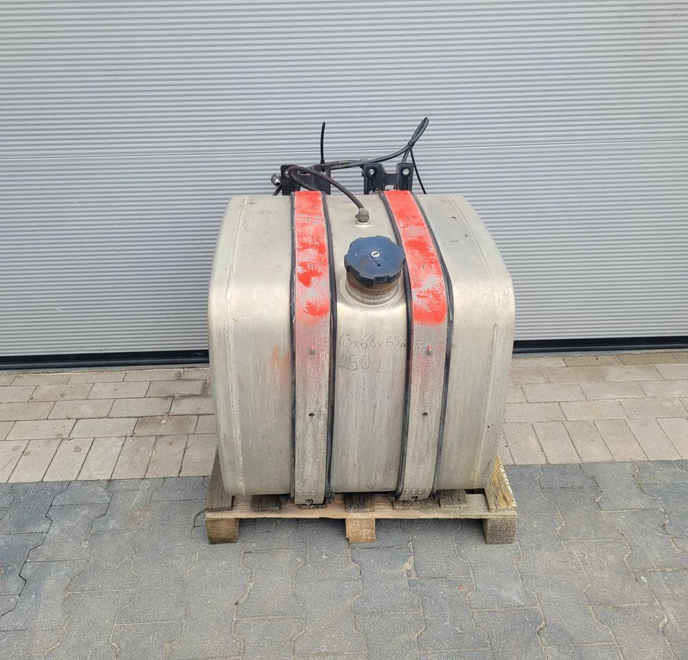 ZBIORNIK PALIWA MAN TGX TGS TGA 250L 63X68X65CM - خزان الوقود - شاحنة: صورة 1 ZBIORNIK PALIWA MAN TGX TGS TGA 250L 63X68X65CM - خزان الوقود - شاحنة: صورة 1