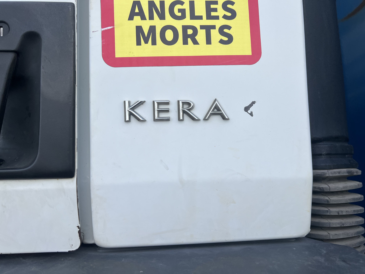 RENAULT plateau grue radio commandée 380 DXI - شاحنة كرين: صورة 4 RENAULT plateau grue radio commandée 380 DXI - شاحنة كرين: صورة 4