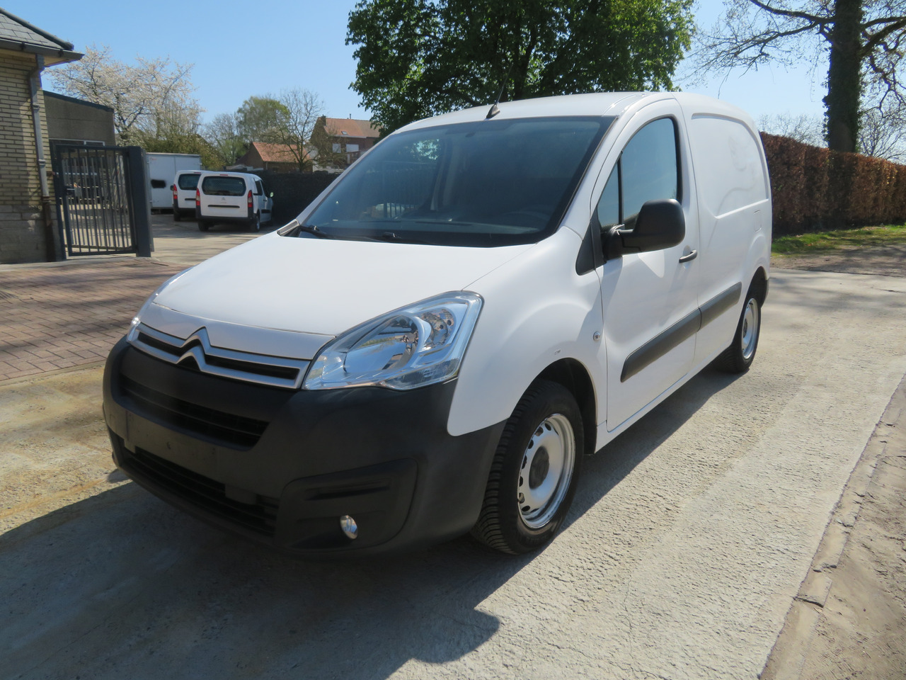 CITROËN Berlingo 1.6 BlueHDi CLUB - فان: صورة 3 CITROËN Berlingo 1.6 BlueHDi CLUB - فان: صورة 3