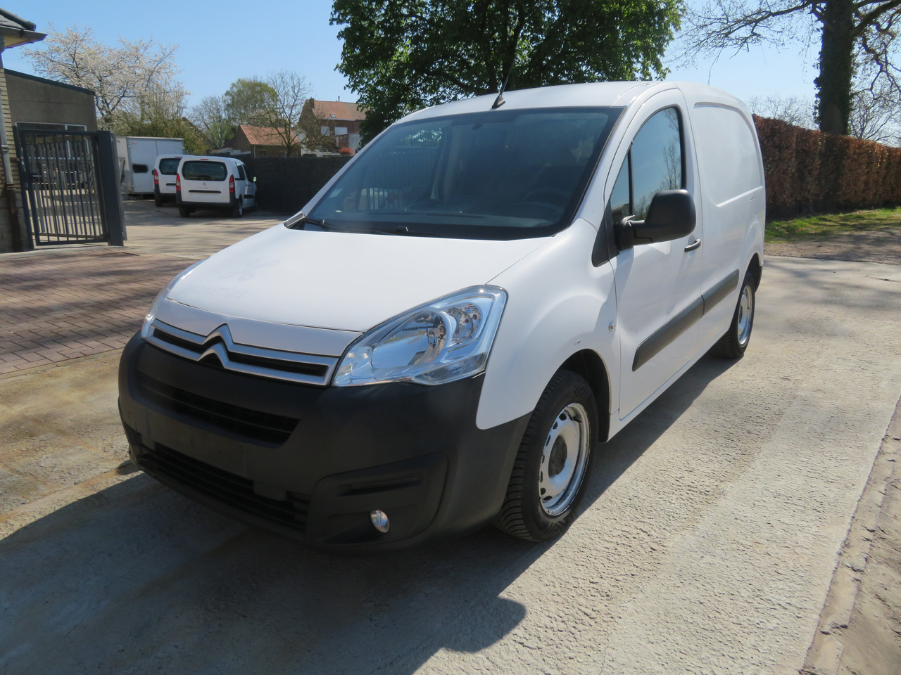 CITROËN Berlingo 1.6 BlueHDi CLUB - فان: صورة 3 CITROËN Berlingo 1.6 BlueHDi CLUB - فان: صورة 3