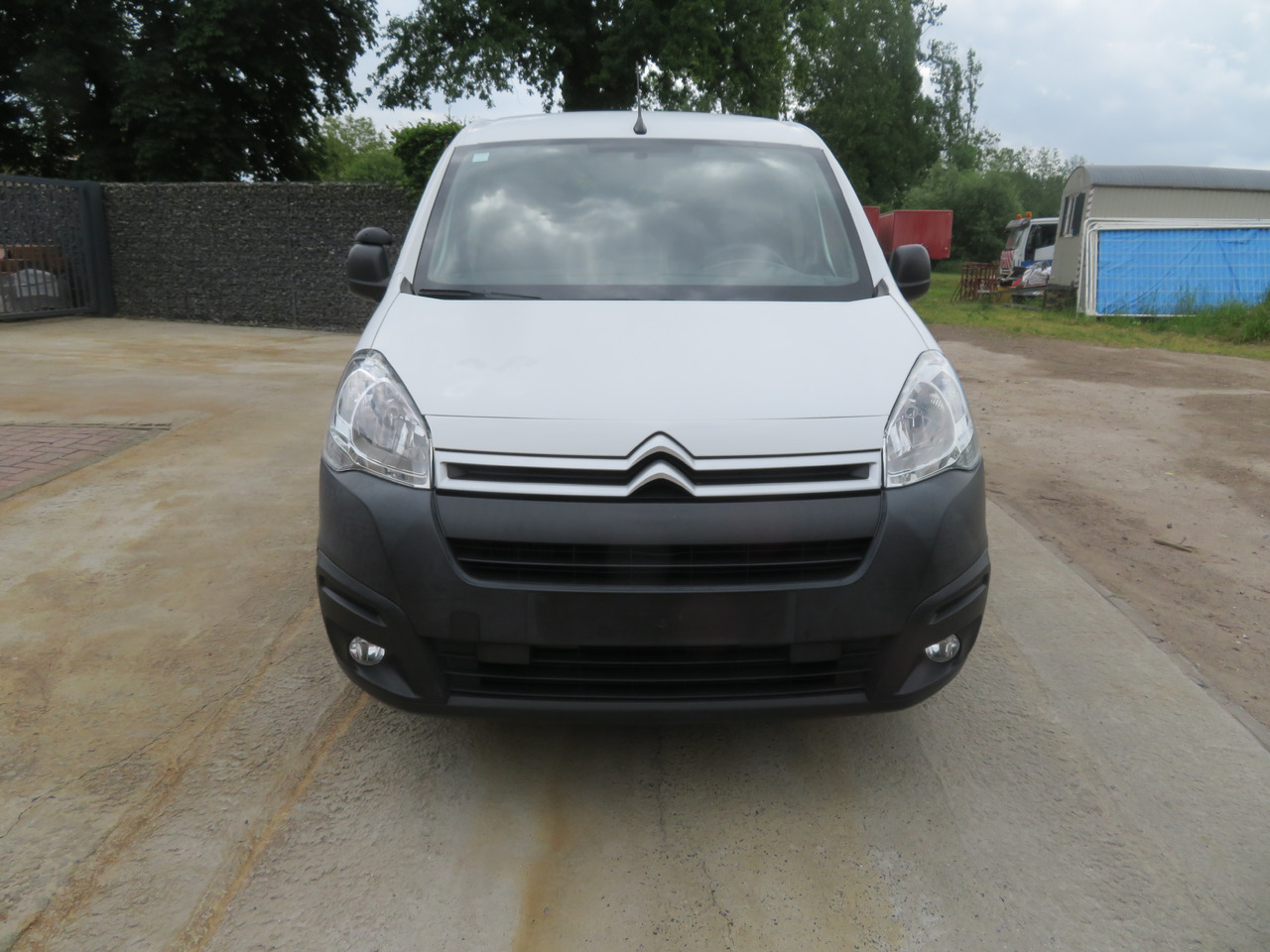CITROËN Berlingo 1.6 BlueHDi CLUB - فان: صورة 2 CITROËN Berlingo 1.6 BlueHDi CLUB - فان: صورة 2