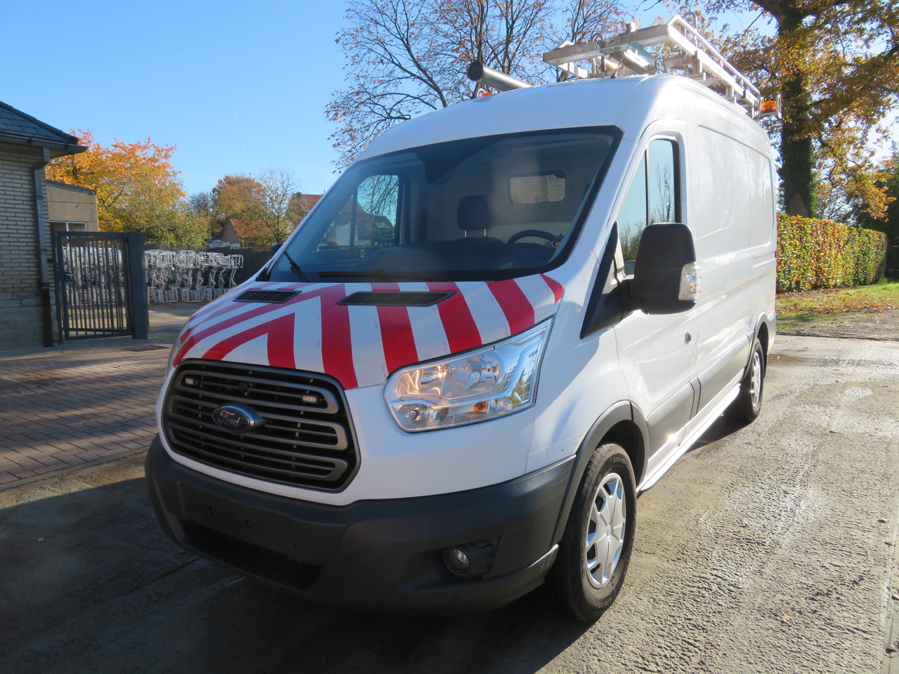 Ford Transit 2.0TDCi L2H2 - فان: صورة 3 Ford Transit 2.0TDCi L2H2 - فان: صورة 3