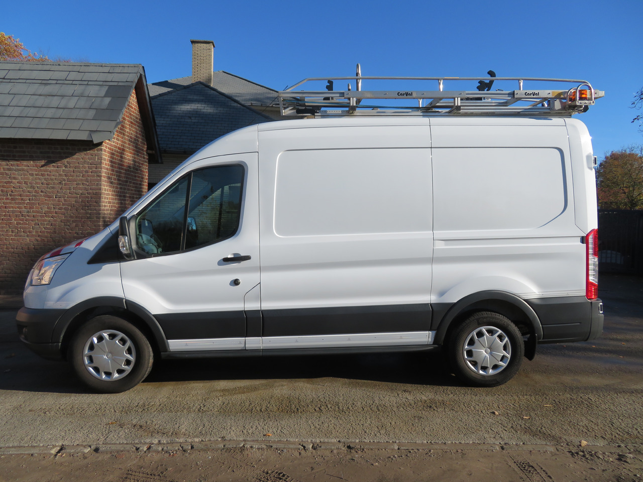 Ford Transit 2.0TDCi L2H2 - فان: صورة 4 Ford Transit 2.0TDCi L2H2 - فان: صورة 4