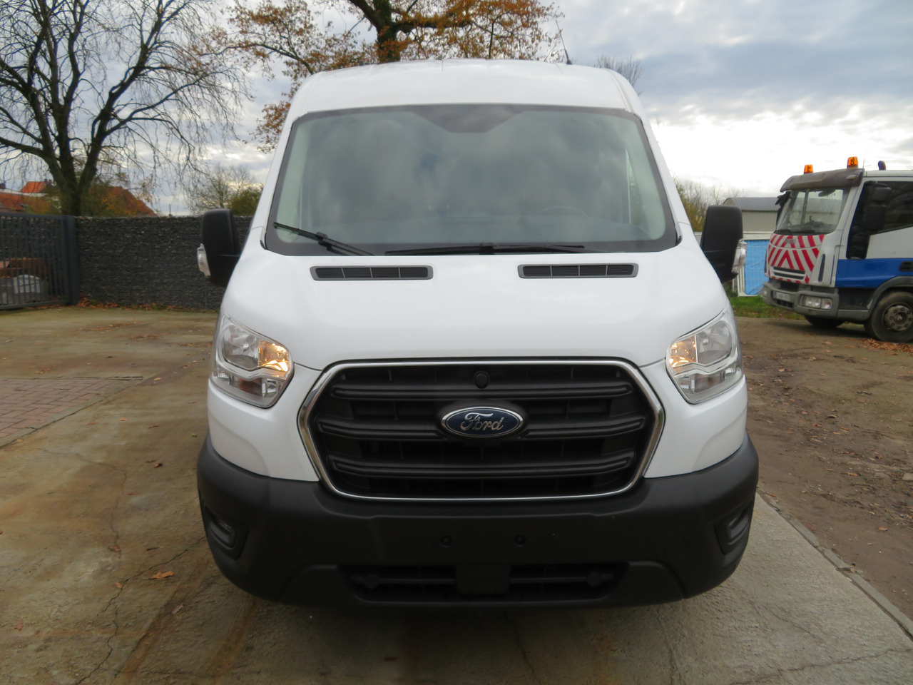 Ford Transit 2.0TDCi TREND - L2H2 - فان: صورة 2 Ford Transit 2.0TDCi TREND - L2H2 - فان: صورة 2