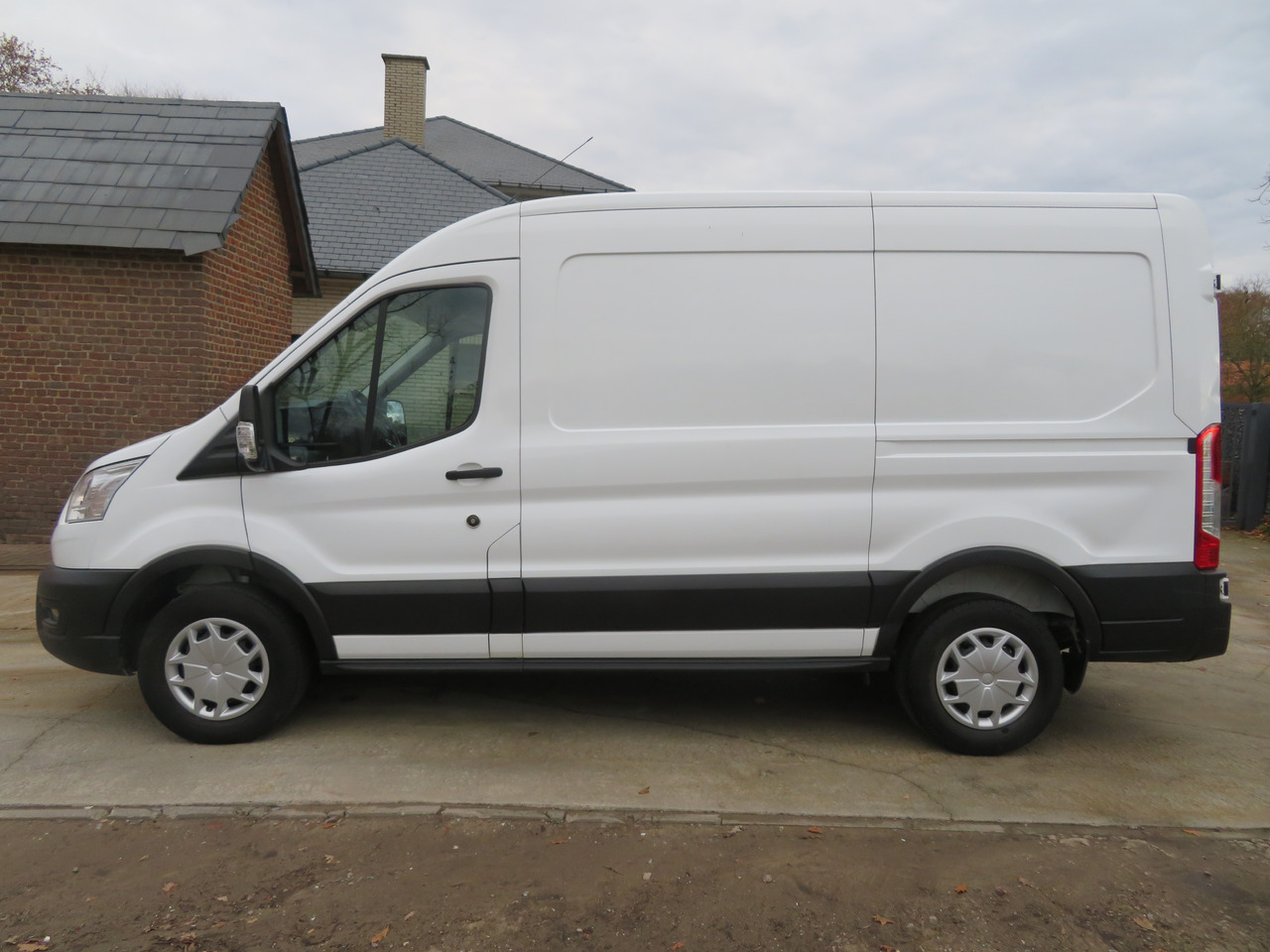 Ford Transit 2.0TDCi TREND - L2H2 - فان: صورة 4 Ford Transit 2.0TDCi TREND - L2H2 - فان: صورة 4