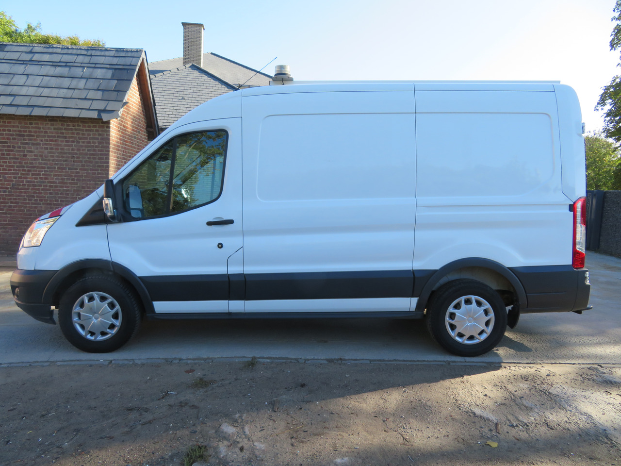 Ford Transit 2.0TDCi - فان: صورة 4 Ford Transit 2.0TDCi - فان: صورة 4