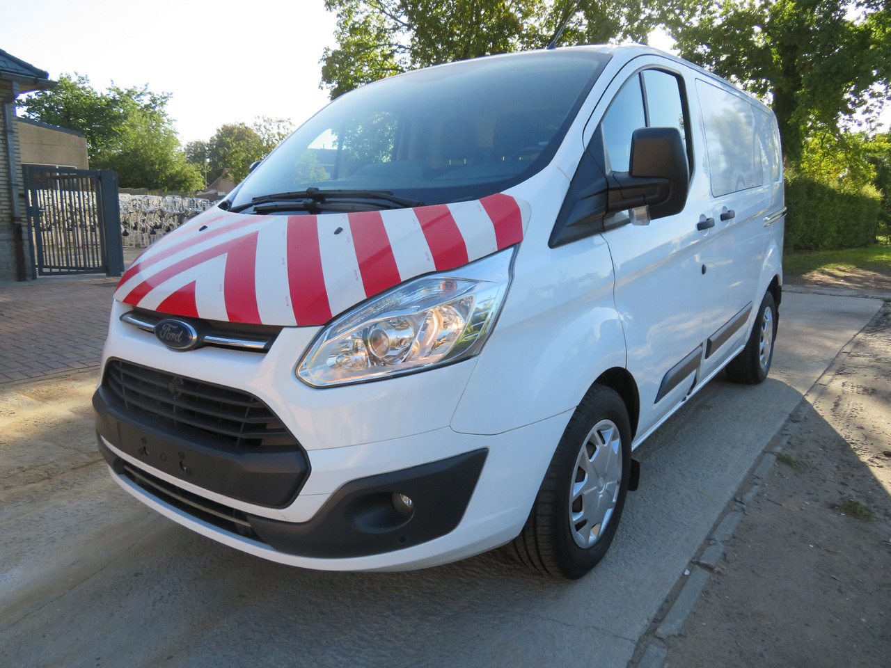 Ford Transit Custom 2.0 Trend - فان المدمجة: صورة 3 Ford Transit Custom 2.0 Trend - فان المدمجة: صورة 3