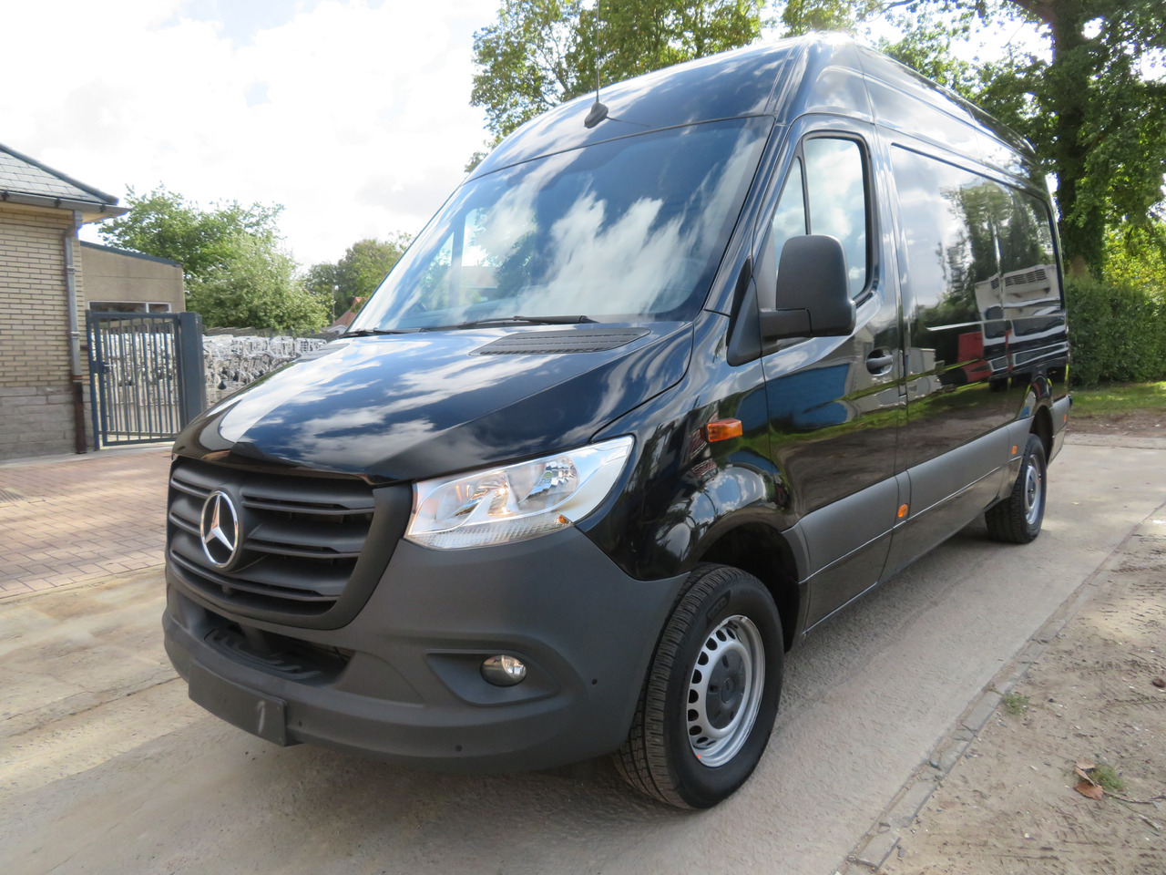 Mercedes-Benz Sprinter 317cdi - A2H2 - فان: صورة 3 Mercedes-Benz Sprinter 317cdi - A2H2 - فان: صورة 3