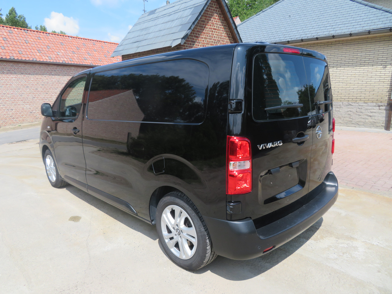 OPEL Vivaro Edition 2.0 Turbo - L2H1 - فان المدمجة: صورة 5 OPEL Vivaro Edition 2.0 Turbo - L2H1 - فان المدمجة: صورة 5