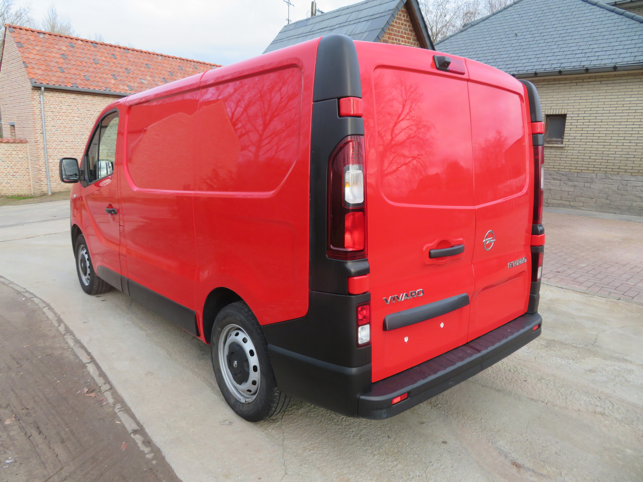 Opel Vivaro 1.6CDTI BI-Turbo - L1H1 - فان المدمجة: صورة 5 Opel Vivaro 1.6CDTI BI-Turbo - L1H1 - فان المدمجة: صورة 5