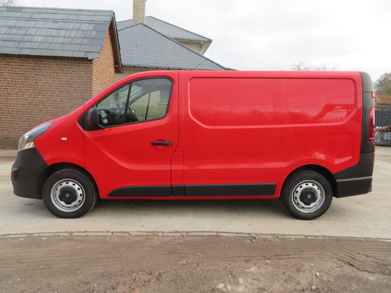 Opel Vivaro 1.6CDTI BI-Turbo - L1H1 - فان المدمجة: صورة 4 Opel Vivaro 1.6CDTI BI-Turbo - L1H1 - فان المدمجة: صورة 4