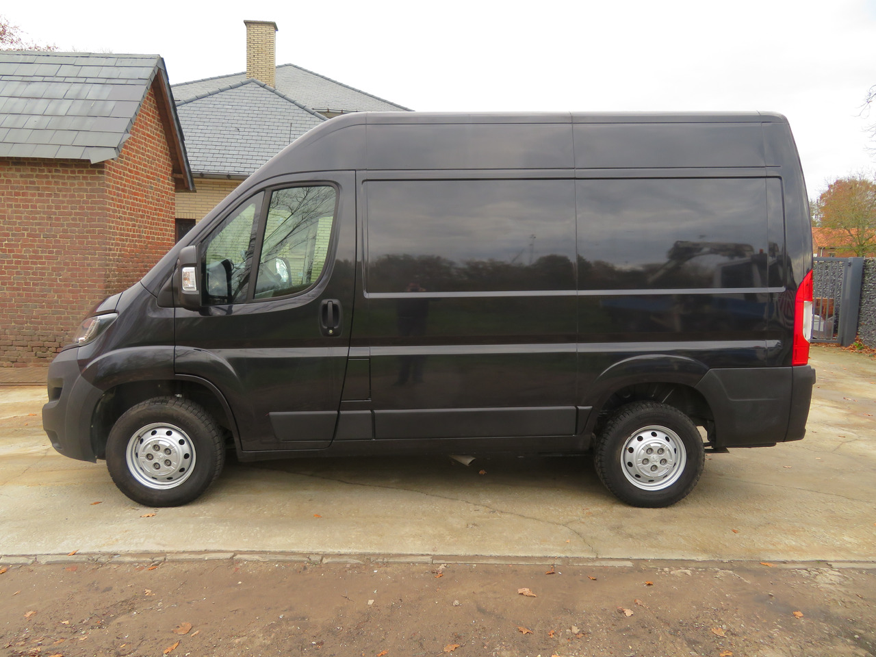 Peugeot Boxer 2.2 BlueHDI L1H2 premium - فان المدمجة: صورة 4 Peugeot Boxer 2.2 BlueHDI L1H2 premium - فان المدمجة: صورة 4