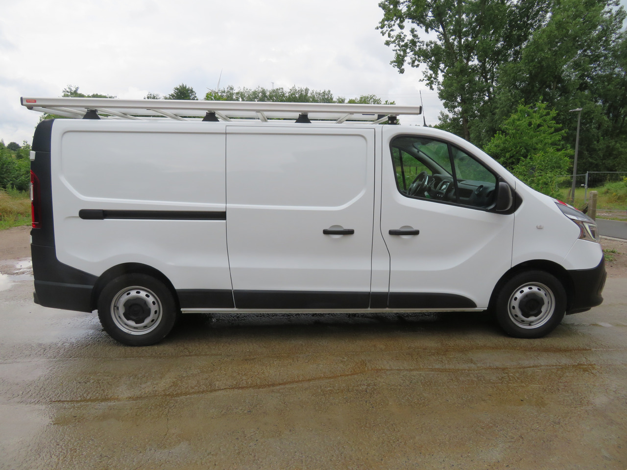 فان المدمجة RENAULT Trafic 2.0dCi - L2H1: صورة 8