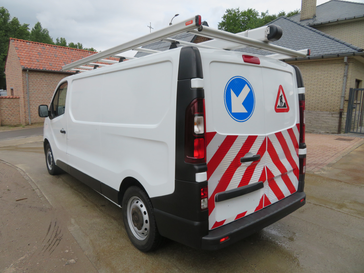 RENAULT Trafic 2.0dCi - L2H1 - فان المدمجة: صورة 5 RENAULT Trafic 2.0dCi - L2H1 - فان المدمجة: صورة 5