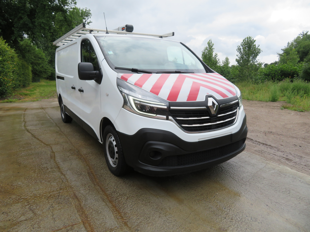 RENAULT Trafic 2.0dCi - L2H1 - فان المدمجة: صورة 1 RENAULT Trafic 2.0dCi - L2H1 - فان المدمجة: صورة 1